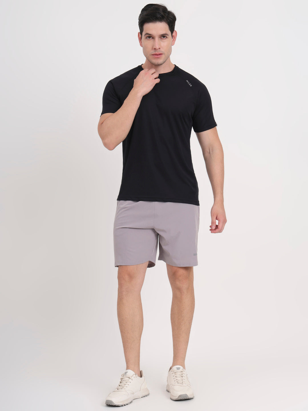 Versatile men’s raglan t-shirt for everyday comfort
